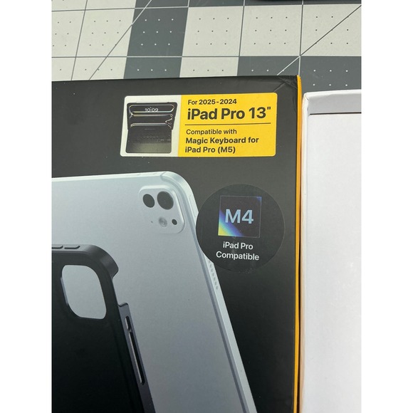 MAGEASY CoverBuddy iPad Pro 13 M4 2024 Case Magic Keyboard Compatible White - Picture 8 of 10